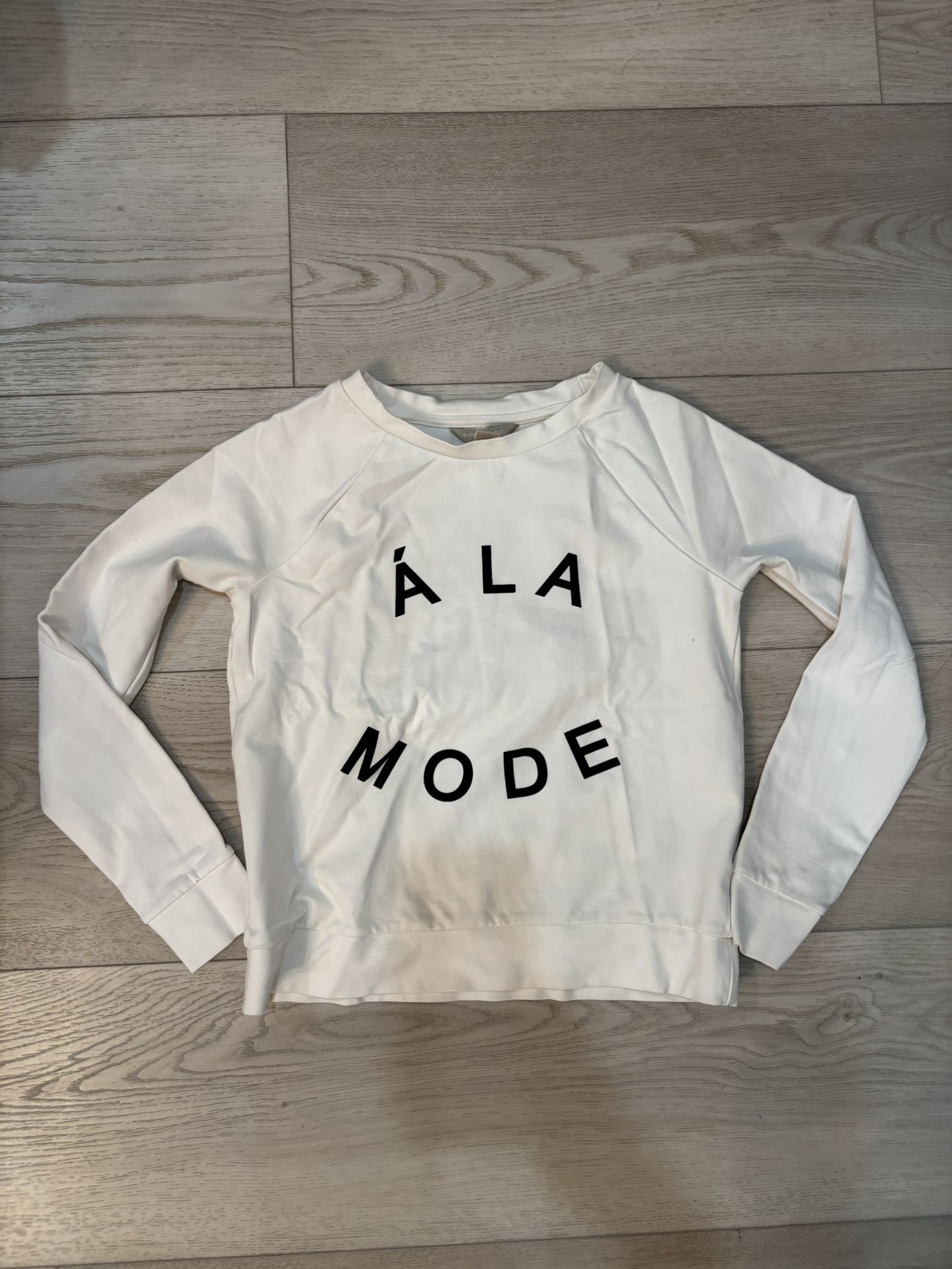 Banana Republic A La mode Cream Crew Neck Sweater Size XS Preloved