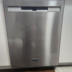 Dishwasher Maytag 