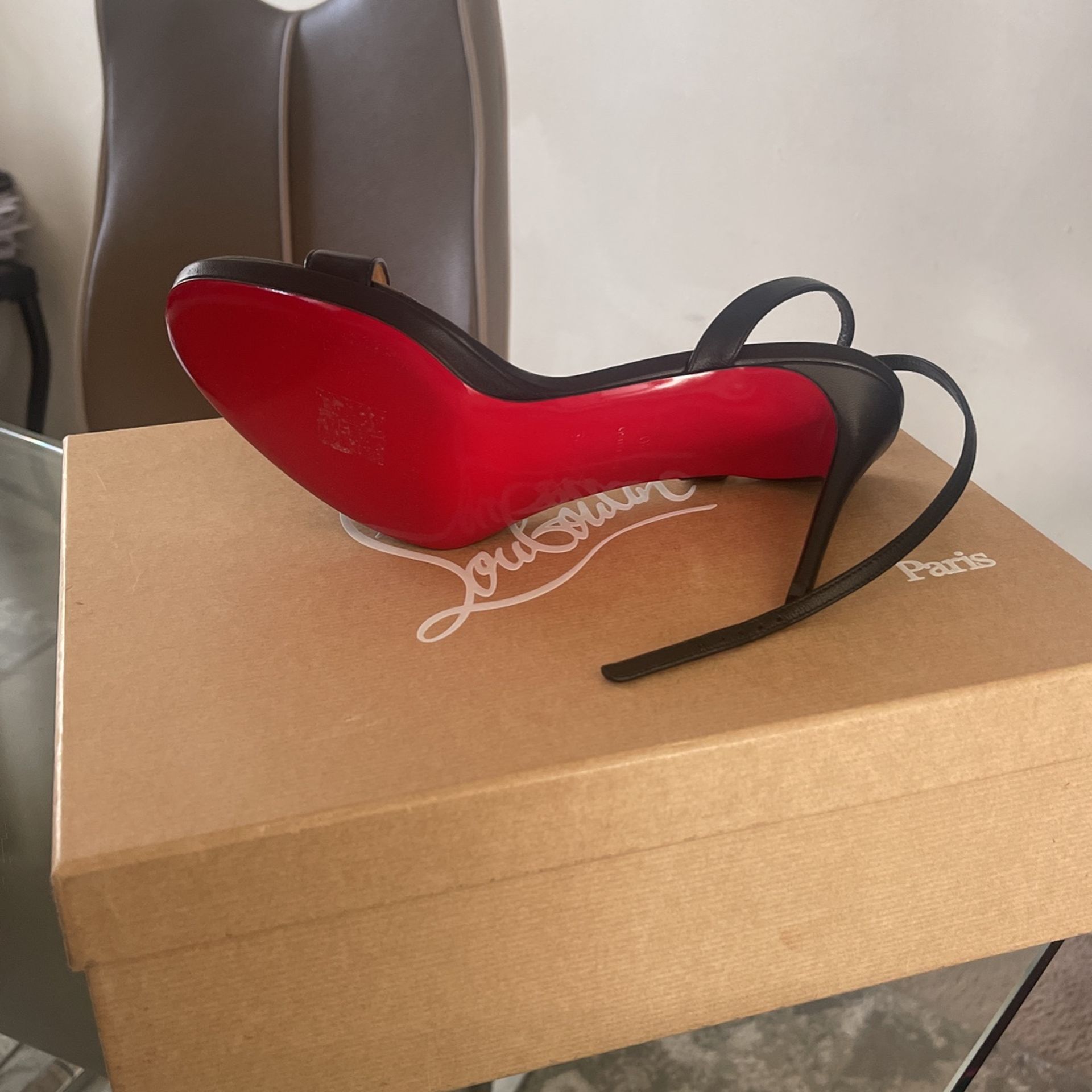 Christian Louboutin Size40