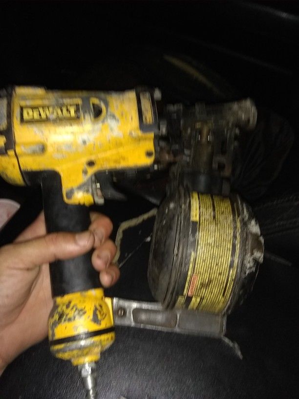 DeWalt Roofing Nail Gun