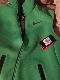 medium nike therma fit vest