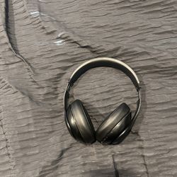 Black beats studio pros