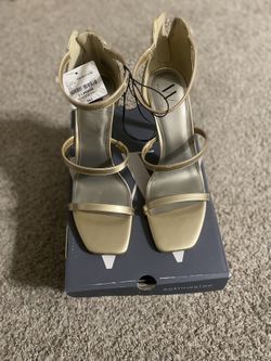 Gold Heels Size 9.5 Beautiful Shoes Worthington Heels 