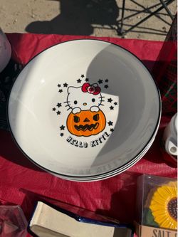 4 Hello Kitty Ceramic Bowl Halloween!