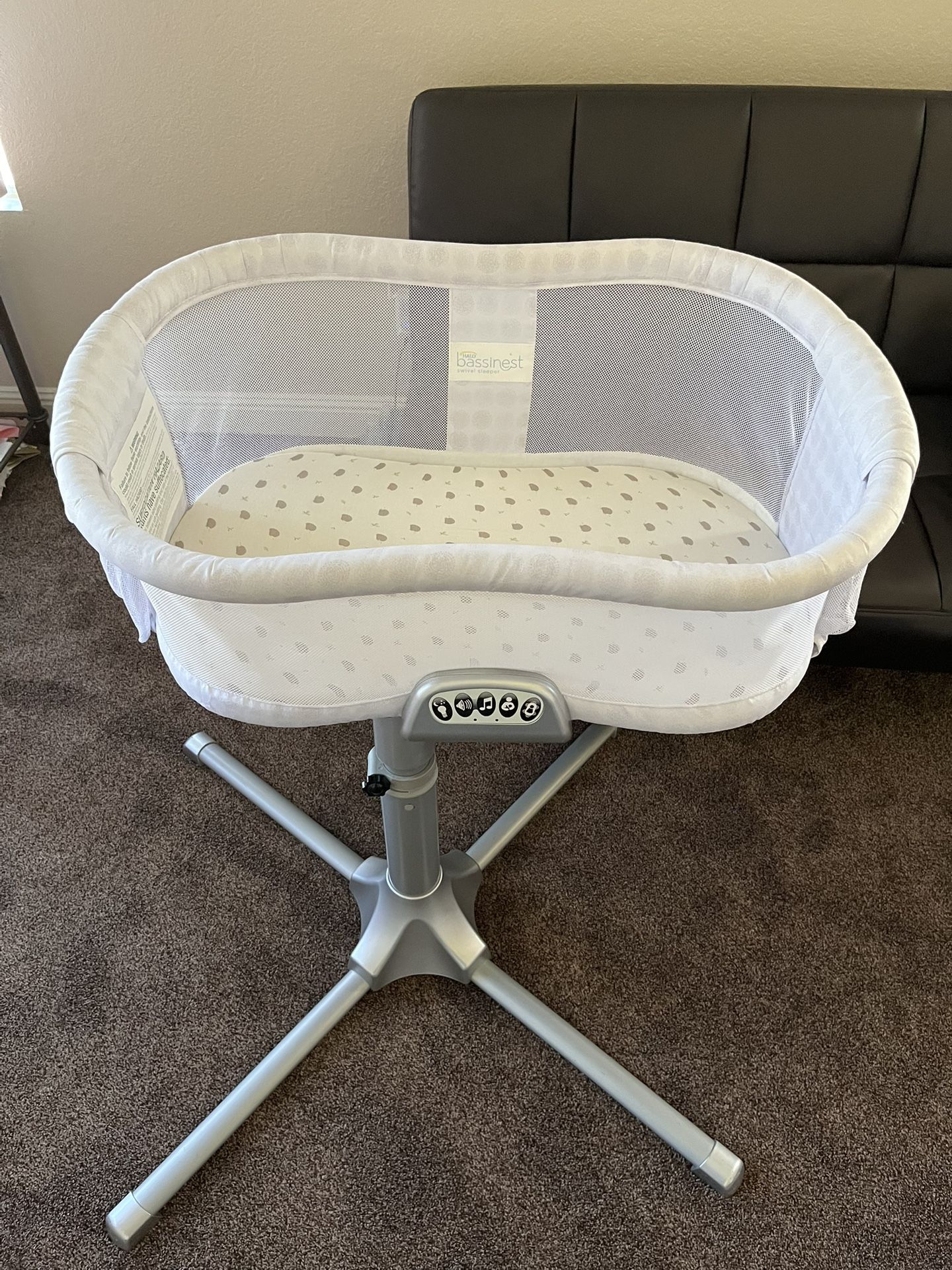 Halo bassinet Swivel Sleeper