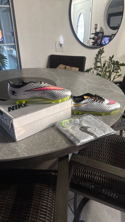 Men’s Nike Soccer Cleats Hypervenom 10.5 Liquid Diamond