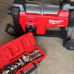MILWAUKEE Drain Gun Kit: Cordless, M18, 8 in Max. Pipe Dia., 7 Sections, 1 1/4 in Cable Dia.