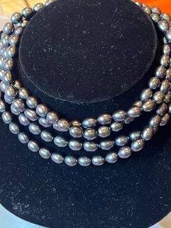 Black pearl necklace 46 inches