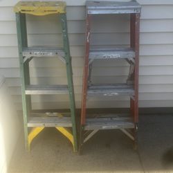 4 Foot Ladders 20 $ Only Orange One Left