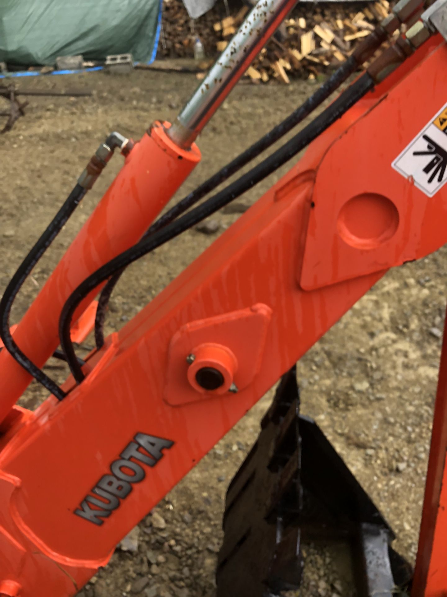 GENUINE KUBOTA BH90 BACKHOE ATTACHMENT ONLY 3500 READ WHOLE AD for