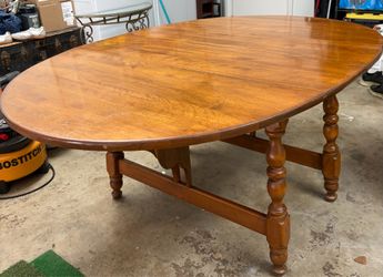 Solid maple dinning table