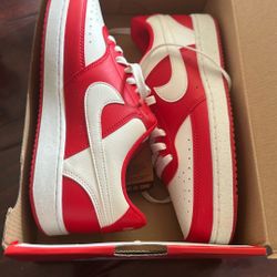 Woman’s Nike size 10