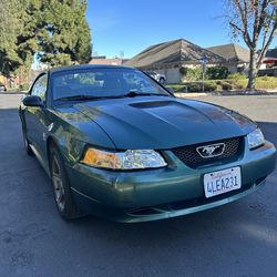 2000 Ford Mustang
