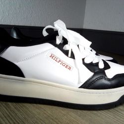 $30 Tommy Hilfiger NEW SIZE 7 $30