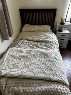 Twin bed with mattress