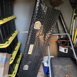 DeeZee Tool Box
