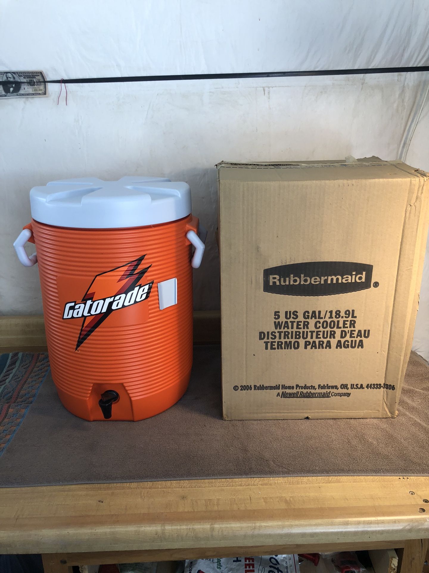 Rubbermaid Gatorade 5 Gallon Cooler