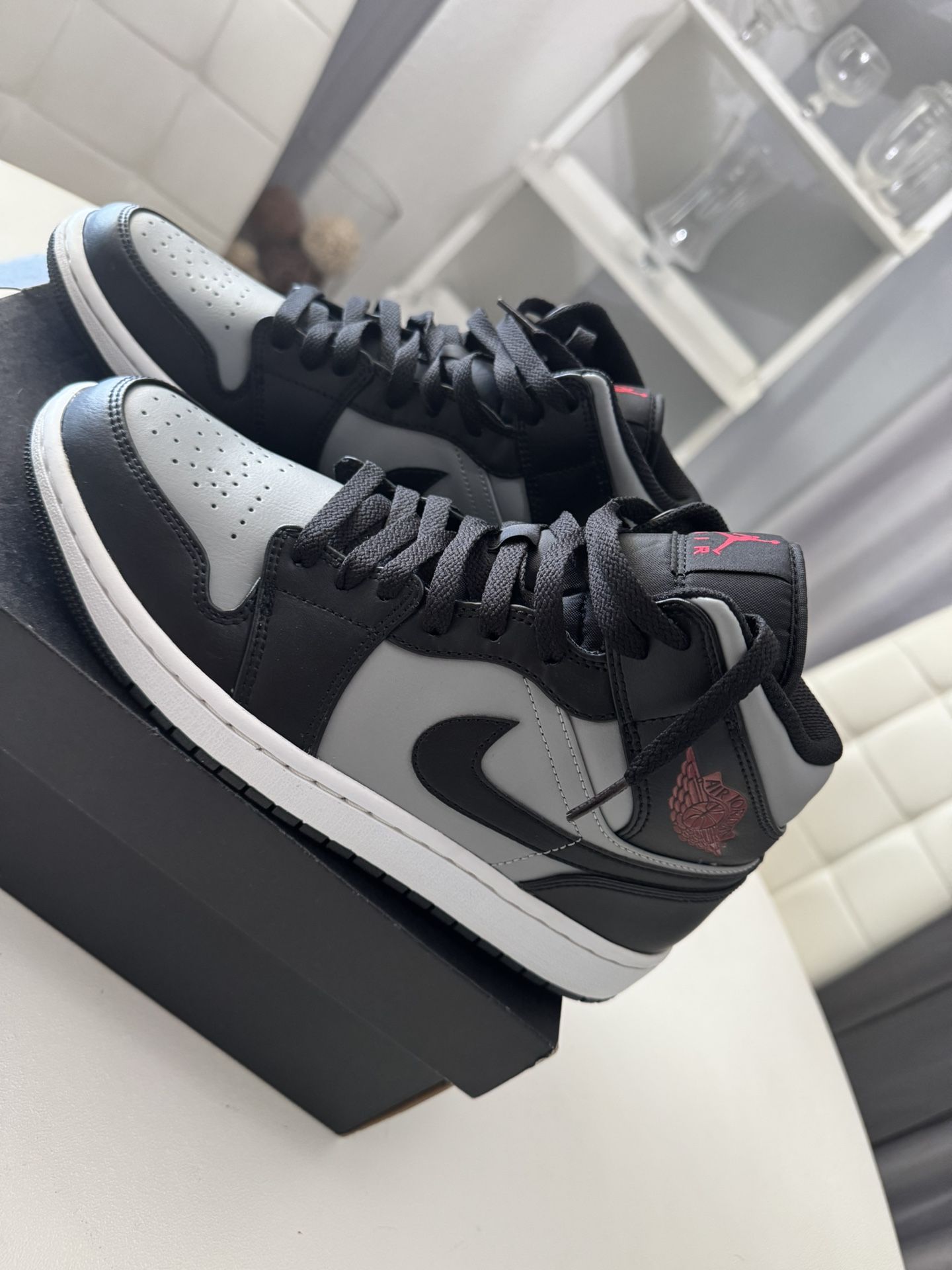 Jordan 1 Mid Shadows