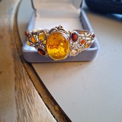 AMBER BRACELET