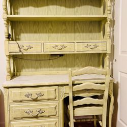 Vintage Dresser w/mirror, Nightstand and Desk Set