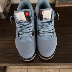 Air Jordan 4 University Blue Size 12 