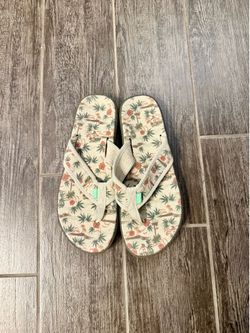 Size 11 Sanuk sandals