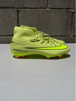 Nike soccer cleats mens size 8