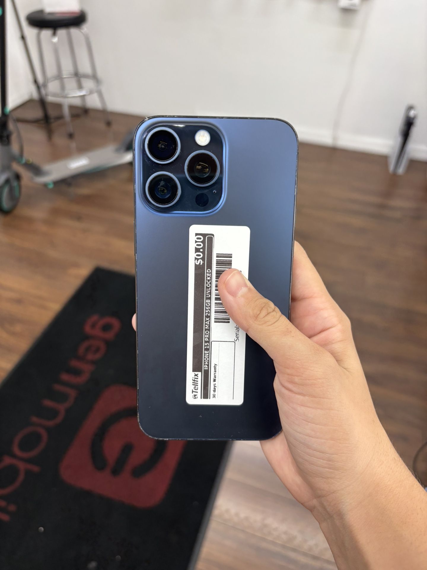 iPhone 15 Pro Max Unlocked 256gb $99 Read Description