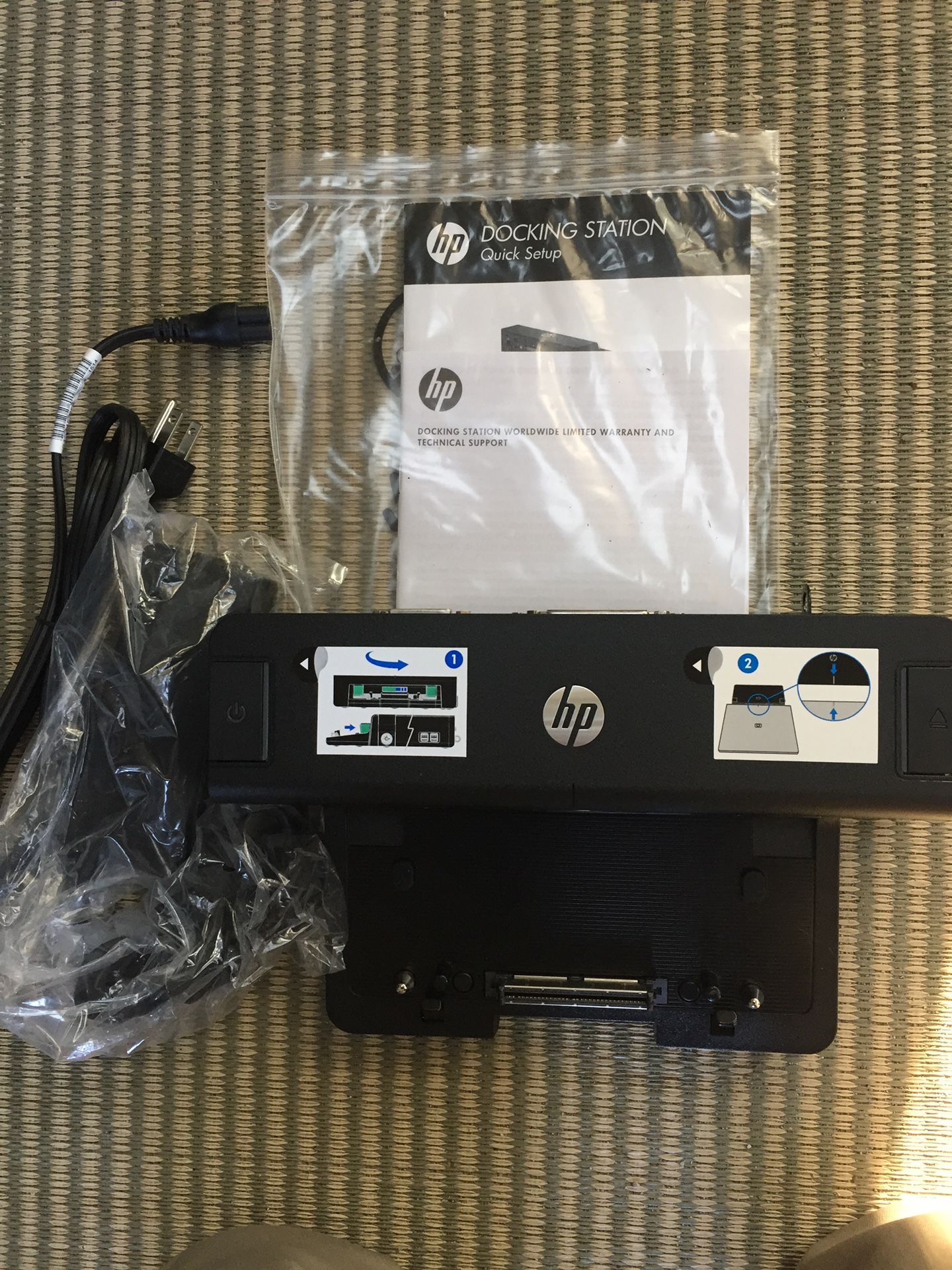 HP 90W Docking Station Port Replicator.