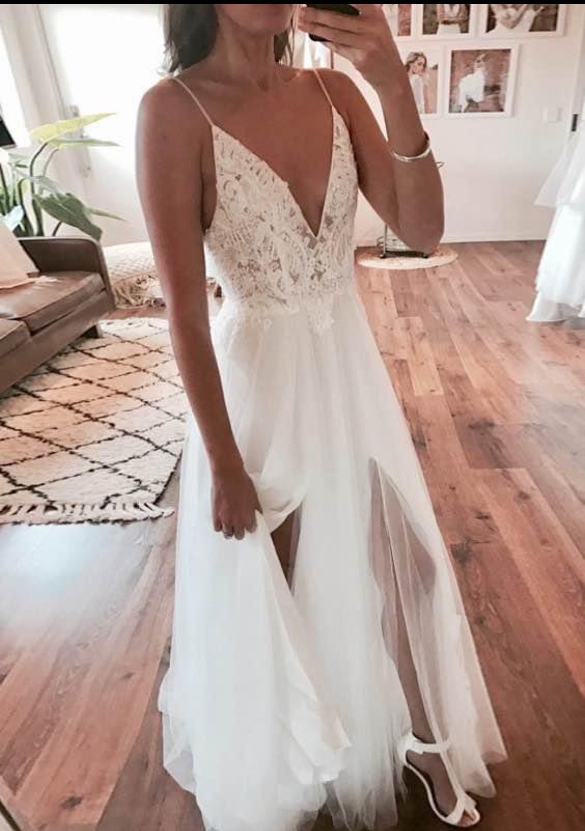Brand New Lace Wedding Dress Open Back