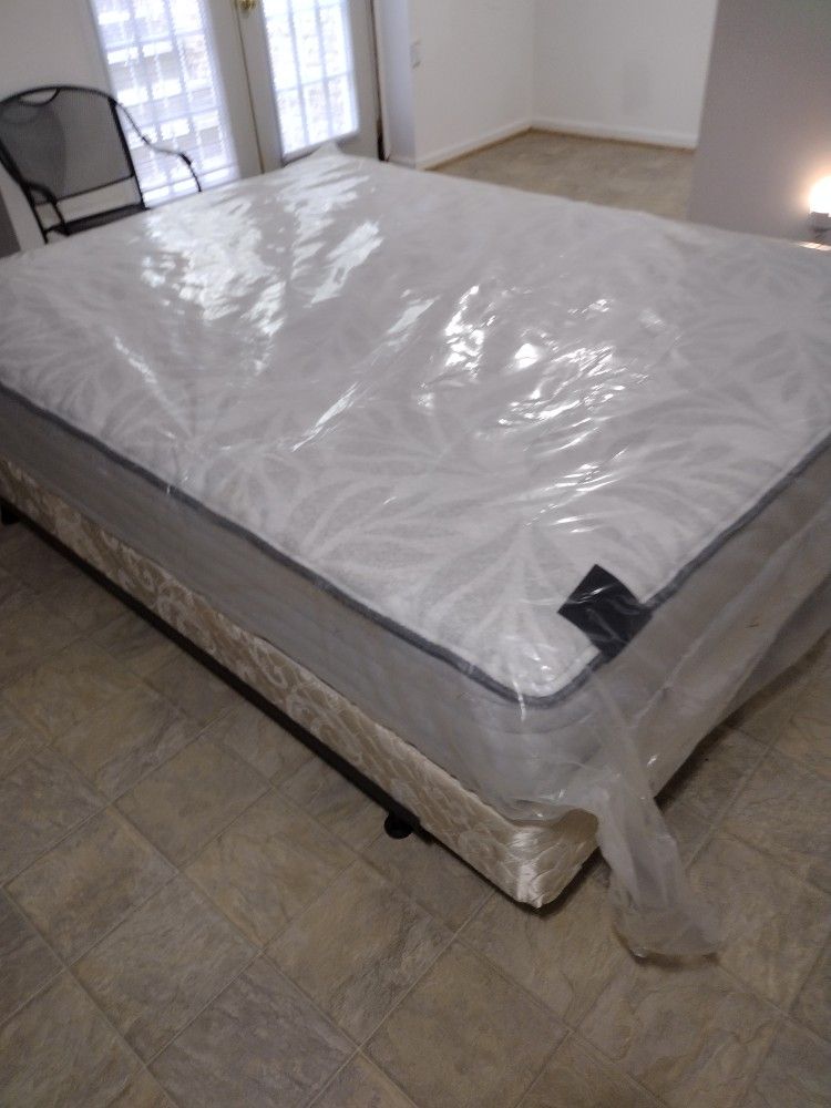 Sealy Queen Size Mattress And Box Spring/ Frame
