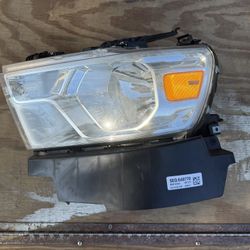 Dodge Ram Headlamp (Left Side)