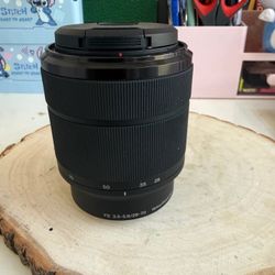 Sony SEL2870 28-70mm f/3.5-5.6 E-Mount Standard Zoom SEL2870 Auto & Manual Lens