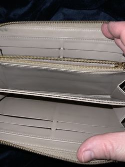 Luxury Louis Vuitton. Yellow VERNIS Wallet. 