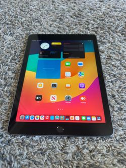 iPad 6th generation / 32GB / cellular / iOS 17 / Grey