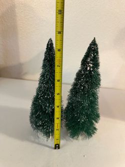 CHRISTMAS TREE TABLE DECOR
