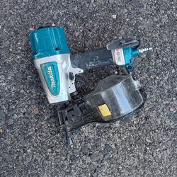 Makita AN613 2.5in Coil Siding Nailer Vgood Condition. For Pick Up Fremont Seattle. No Low Ball Offers Please. No Trades 
