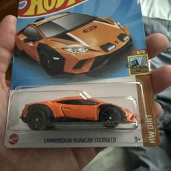 Hot Wheels. Lamborghini Huracan Sterrato