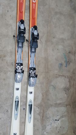 Dynastart skis