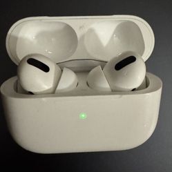 Apple AirPods Pro (1st Gen) with Charging Case 