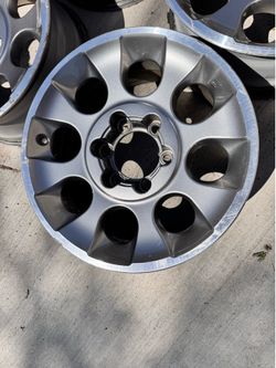 Set of FJ cruiser 17” rims 8 hole