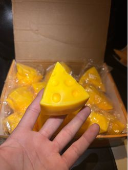 CHEESE SQUISHY 🧀