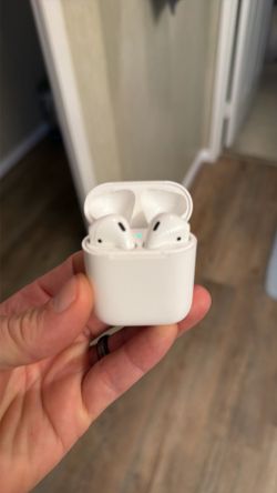 Apple AirPods 2nd Generation