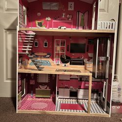 Girls Doll House
