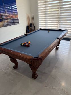 8’ Brunswick Pool Table