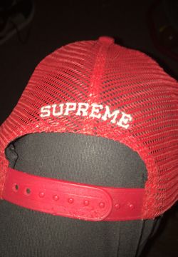 Supreme hat never worn