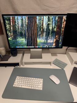 Apple Studio Display 27” 5k Tilt Adjustable Standard Glass