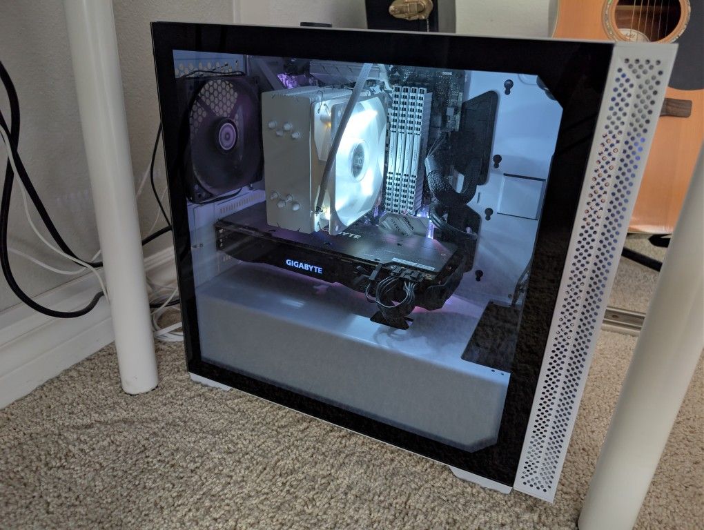 Complete Custom Gaming PC - RTX 2070, Ryzen 7 2700, 32GB Memory + Monitor, Keyboard & Mouse