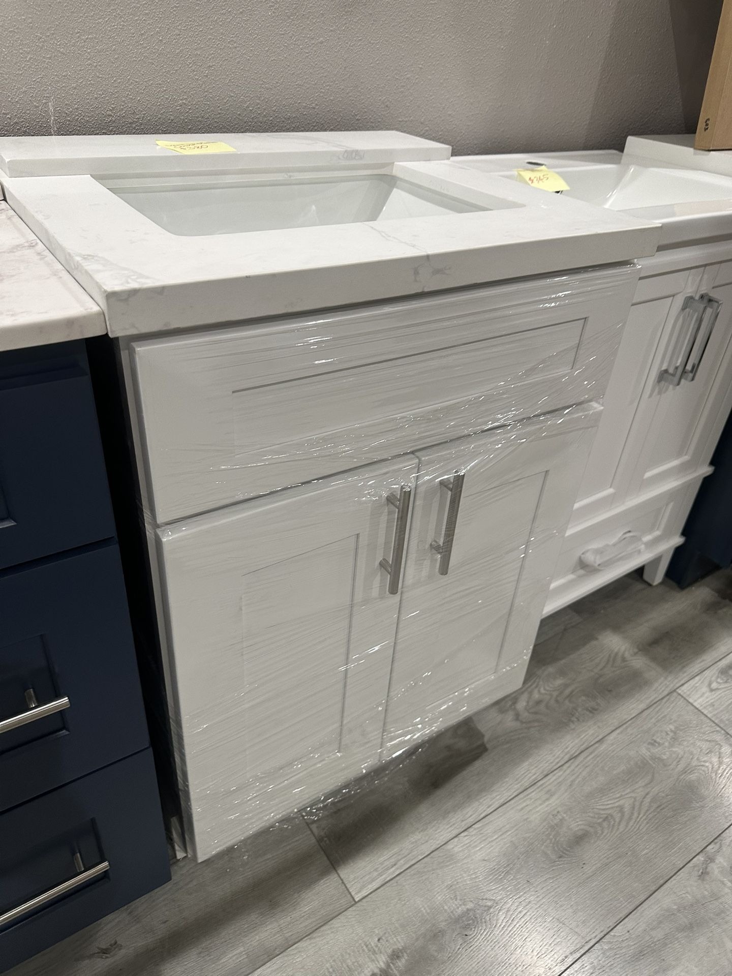 Bathroom vanity 24 inch white