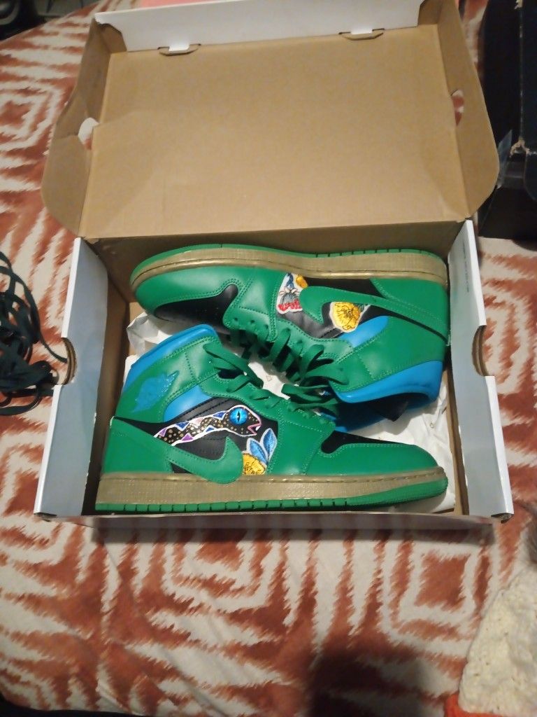 Custom Jordan 1, Women's 11 Is 9 In Men